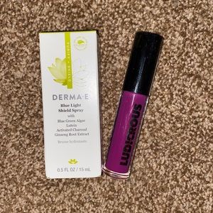 Makeup’ shield and lip gloss